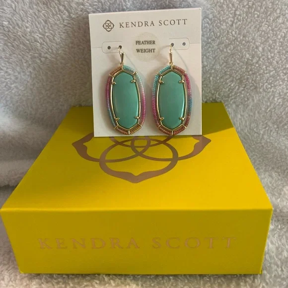 Kendra Scott Threaded Elle Gold Drop Magnesite Earrings - Picture 3 of 3